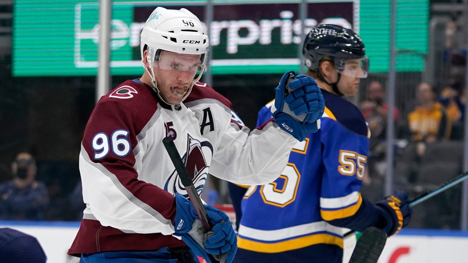 Avalanche trades Mikko Rantanen to Carolina Hurricanes