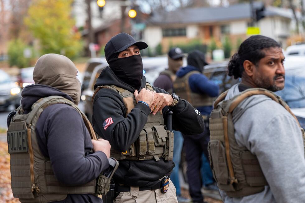 Van más de 250 arrestos en operativo de inmigración en Carolina del Norte