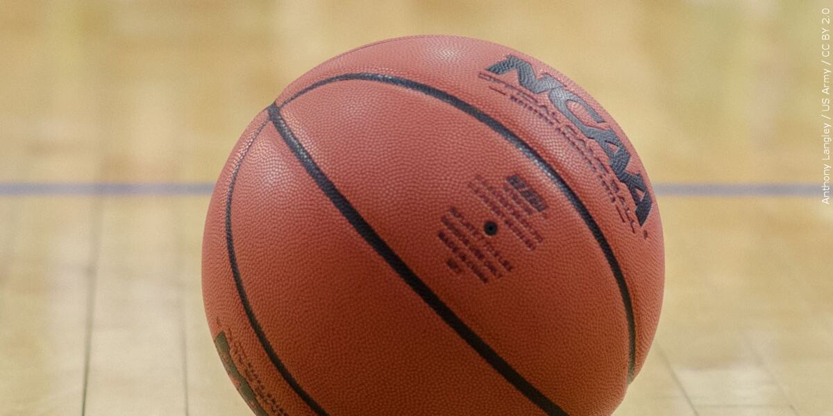 College basketball player collapses and dies on campus College basketball player collapses and dies on campus