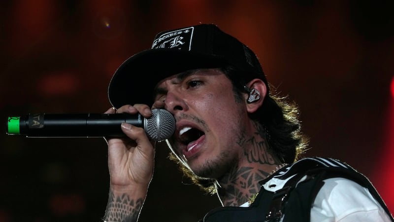 El cantante mexicano Natanael Cano actúa durante el primer día del Festival de Música Arre en...